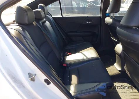 2017 Honda Accord Sport z USA, uszkodzony, nr VIN 1HGCR2F57HA097335